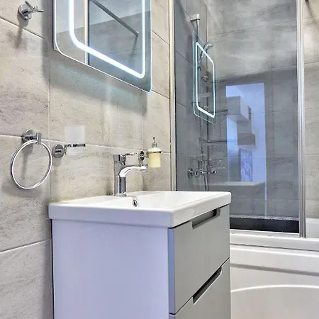 Elexis By Alz Apartment Navodari